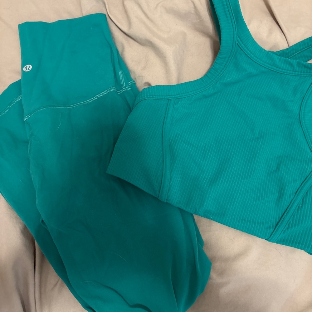 Lululemon Athletica Turquoise Activewear Set